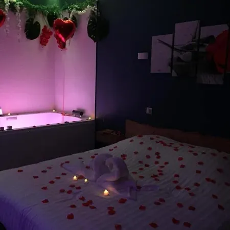 L Eden Et Sa Love Room Avec Balneotherapie Maisons-Alfort Exterior photo